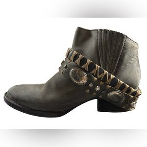 Circle G Women’s Leather Booties Size 6.5